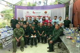 Khánh thành nhà Chữ thập đỏ cho hội viên Hội Truyền thống Trường Sơn - Đường Hồ Chí Minh