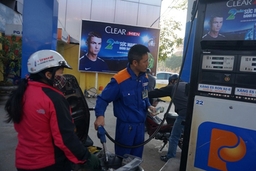 Xăng dầu đồng loạt giảm giá từ chiều 11/11