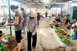 Hồn hậu chợ quê