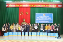 Quan tâm, chăm lo đời sống người lao động trở về từ vùng dịch