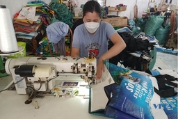 Nghề may túi xuất khẩu tạo việc làm cho nhiều lao động