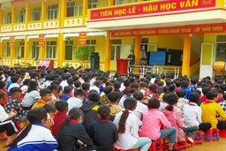 Đồn Biên phòng Trung Lý tuyên truyền, vận động Nhân dân không sản xuất, tàng trữ, sử dụng và mua bán vũ khí, vật liệu nổ