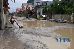 Dân kêu trời vì đường xuống cấp