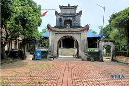 Ngổn ngang công trình trùng tu di tích Quốc gia đền Hổ Bái