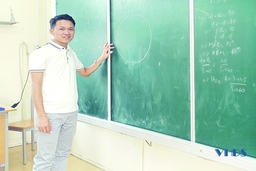 Những người thầy “công nghệ”: Vui học cùng công nghệ