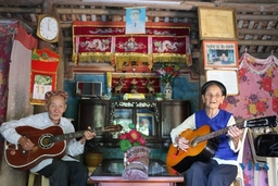 Chuyện tình của đôi vợ chồng “nghệ sĩ” nơi làng quê xứ Thanh