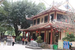 Lên mường Trịnh Vạn nghe chuyện kể Cầm Bá Thước đánh giặc ngoại xâm