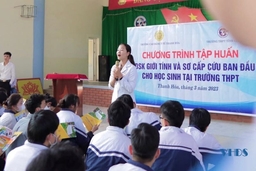 Tập huấn giáo dục sức khỏe giới tính và sơ cấp cứu ban đầu cho 500 học sinh Trường THPT Tĩnh Gia III 