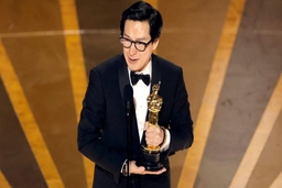 Tượng vàng Oscar 2023 gốc Việt Quan Kế Huy - vinh quang chưa bao giờ là muộn