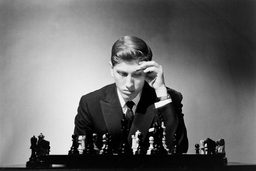 Trận cờ vua kinh điển giữa 2 thế giới của kỳ thủ lập dị Bobby Fischer