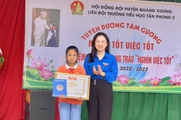 Học sinh lớp 5 nhặt được dây chuyền vàng trả lại người đánh mất