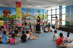 “Trốn” nắng ở thư viện