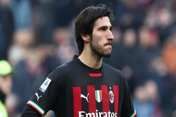 Sandro Tonali: “Đại diện cho tương lai” bị thất sủng của AC Milan tuyệt vời đến mức nào?