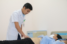 Bác sĩ trẻ Lê Xuân Chính và những “trăn trở” với bệnh ung thư