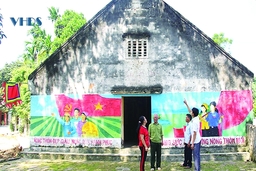Về đình làng Hồ