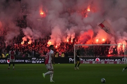 Ajax Amsterdam: Những ngọn lửa bùng cháy và sự thăng trầm của lịch sử