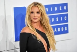 Hồi ký Britney Spears bán được hơn 1 triệu bản ngay tuần đầu ra mắt