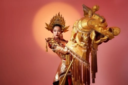 Miss Global 2023: Nhan sắc Việt trình diễn trang phục dân tộc “Lưỡng nghê chầu
