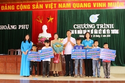 Thêm 6 trẻ mồ côi có hoàn cảnh khó khăn tại xã Hoằng Phụ được nhận đỡ đầu
