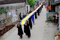 Lễ hội làng Phú Khê: Rước thần về thăm mẹ