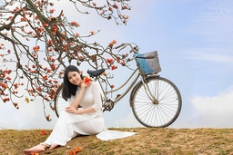 Em về tìm lại tháng ba