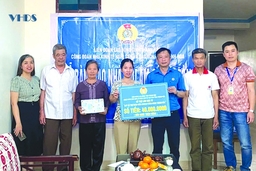Công nhân tiên phong, vững bước... (Bài 1): Đồng hành
