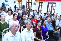 Lắng nghe người dân