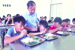 Học sinh vùng khó đón đợi chính sách mới