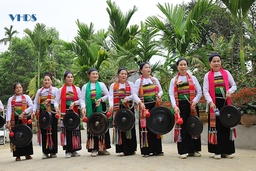 Để tiếng cồng chiêng ngân vang