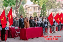 Khi học sinh đi học muộn...