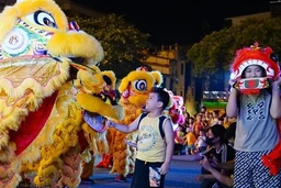 “Về nguồn” với các phong tục truyền thống tại Lễ hội Trung Thu 2025