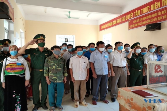 Nghiêm túc, đảm bảo phòng dịch trong ngày bầu cử tại huyện Mường Lát
