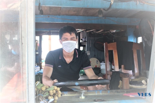 Nhiều tàu nằm bờ chờ xăng, dầu hạ nhiệt