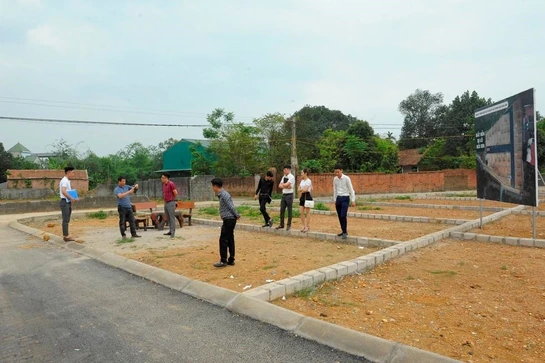 “Đòn mạnh” vào “cò” đất