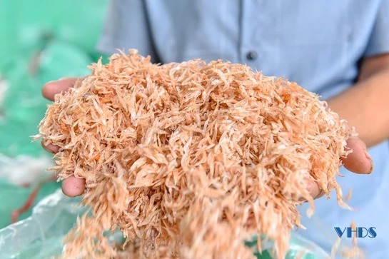 Làm giàu từ nghề sấy khô ruốc biển xuất khẩu