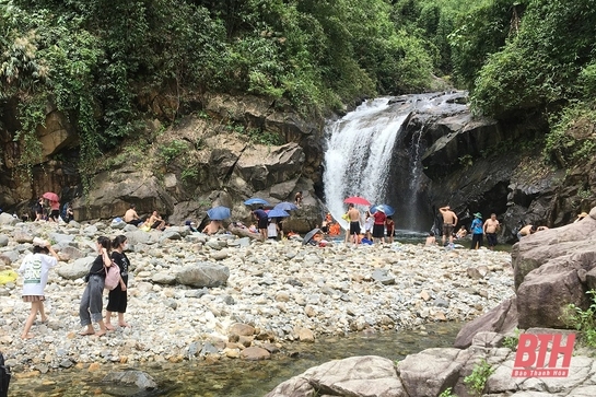 Hón Yên - Thác nước đẹp mới được khám phá ở xứ Thanh