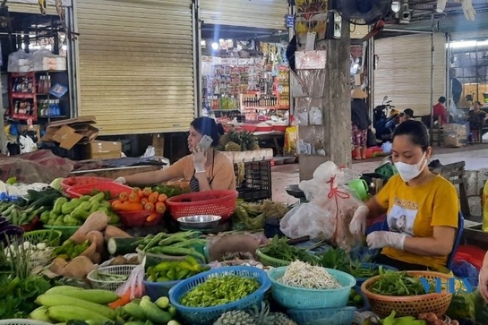 Hàng hóa chưa giảm theo giá xăng, dầu