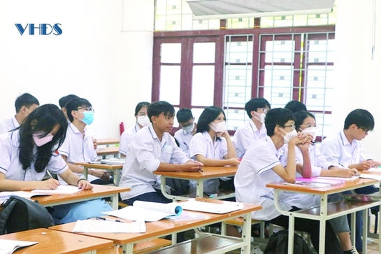 Tháng 6 mùa thi