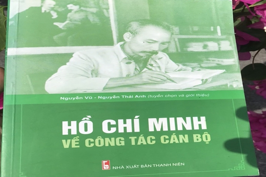 Cán bộ là vấn đề hệ trọng của cách mạng