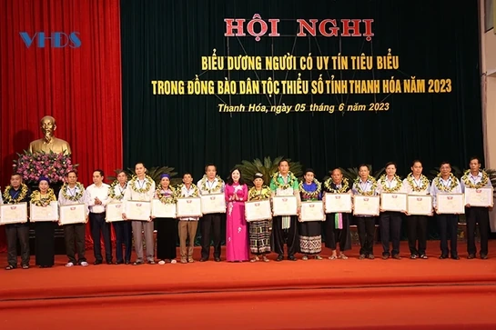 Những người có uy tín của bản làng