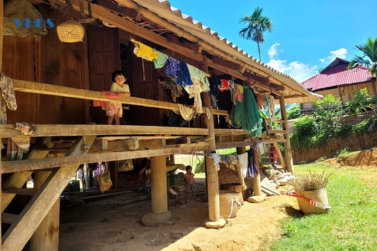 Nhọc nhằn bản Cơn
