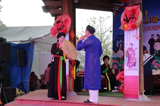 Xúng xính áo khăn đi trẩy hội Lim Xuân Ất Tỵ - Dân ca Quan họ
