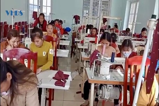 Gắn đào tạo văn hóa với nghề nghiệp