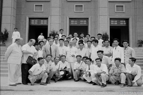 Khẳng định vai trò dẫn dắt, định hướng và bảo vệ những người làm báo
