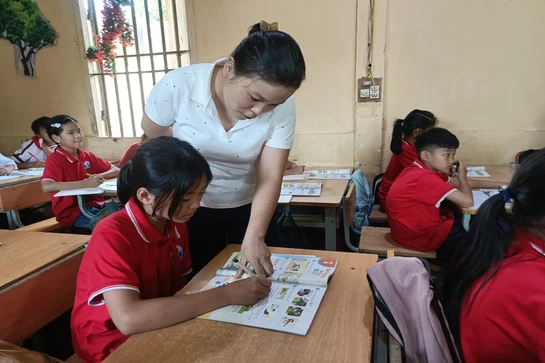 Hướng dẫn thi hành Luật Nhà giáo: Cần ban hành 3 nghị định, 12 thông tư