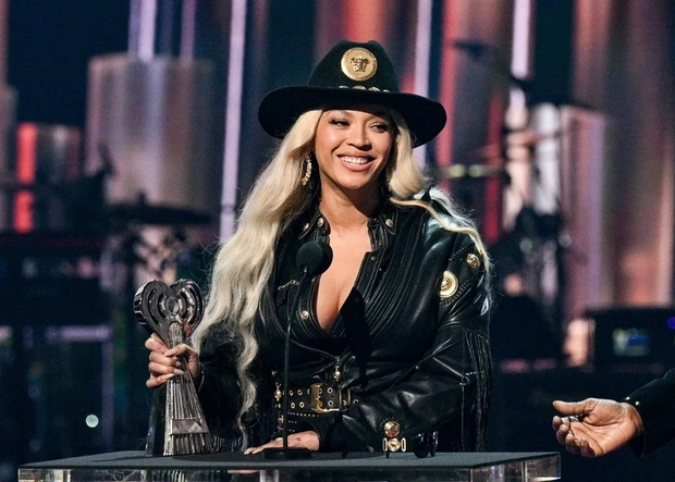 Beyonce lập kỷ lục tại Grammy 2025 với chiến thắng đầu tiên ở hạng mục đồng